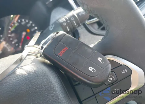 2023 Jeep Compass Latitude 4X4 z USA, uszkodzony, nr VIN 3C4NJDBN7PT513603